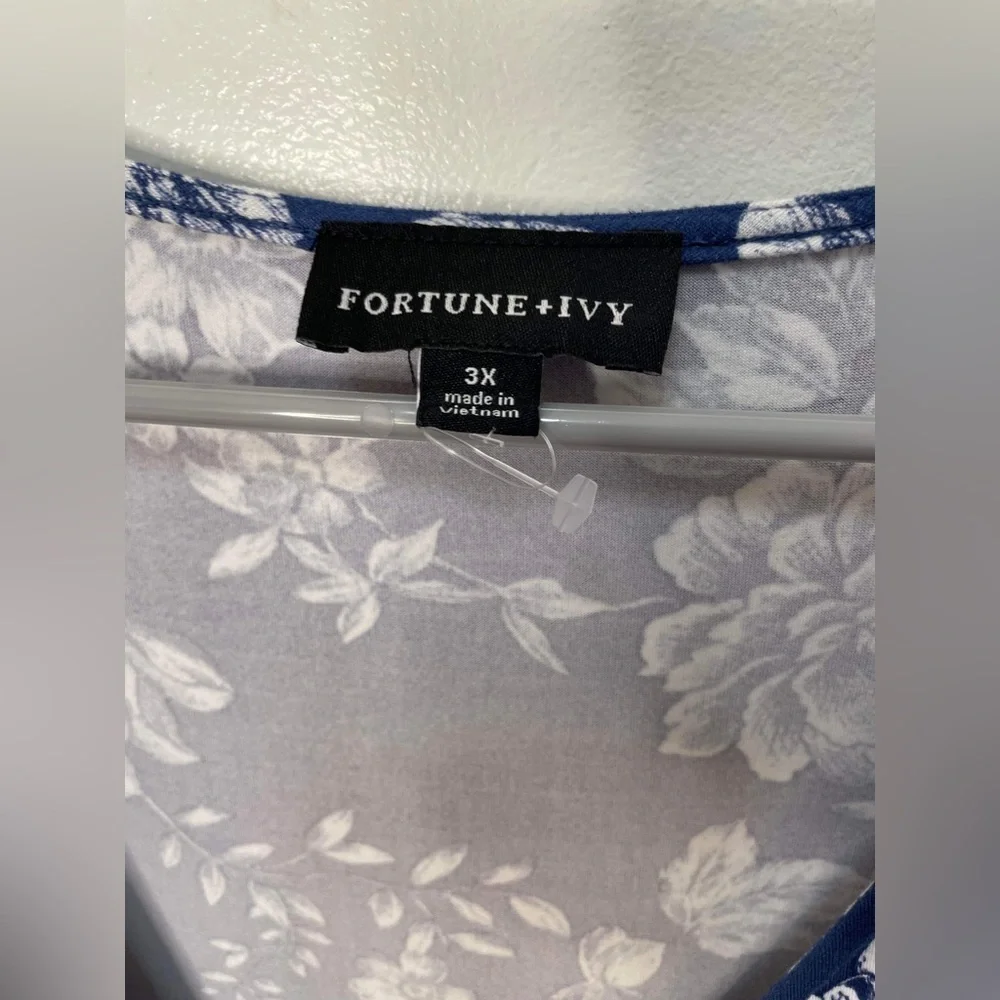 NWT floral print V-neck dress size 3X